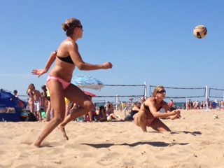 Competitive Sand Volleyball Player Returns to the Court 4 Months after ACL Reconstruction